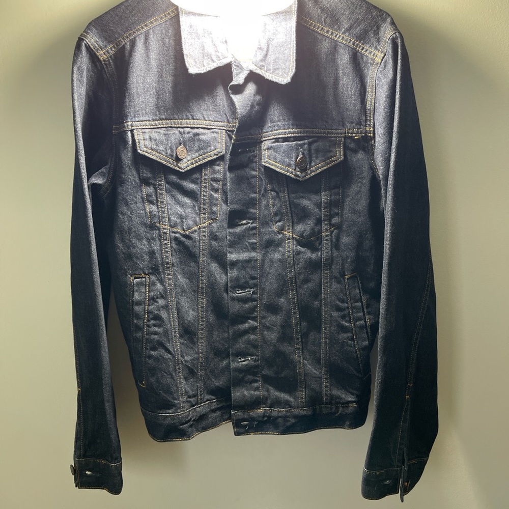 DENIM JACKET SIZE MEDIUM WOMENS
